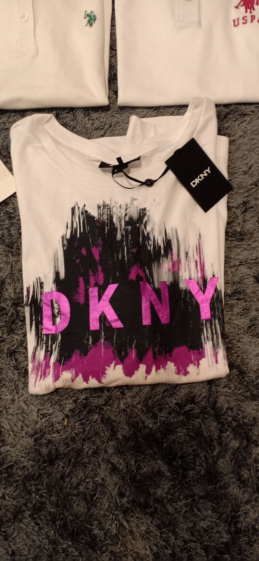 DKNY XL fits XXL