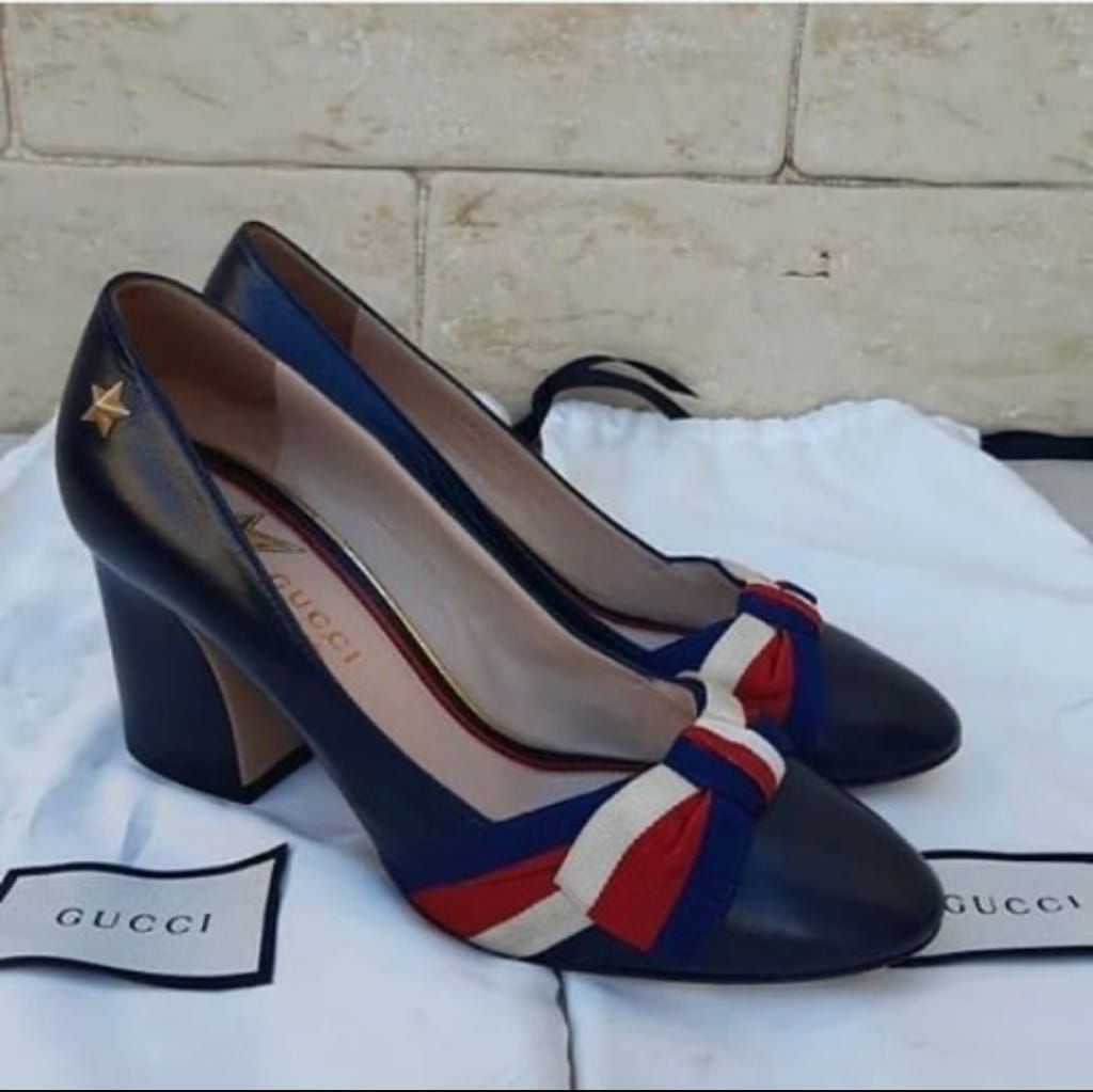 Gucci Bow Aline navy blue leather pumps