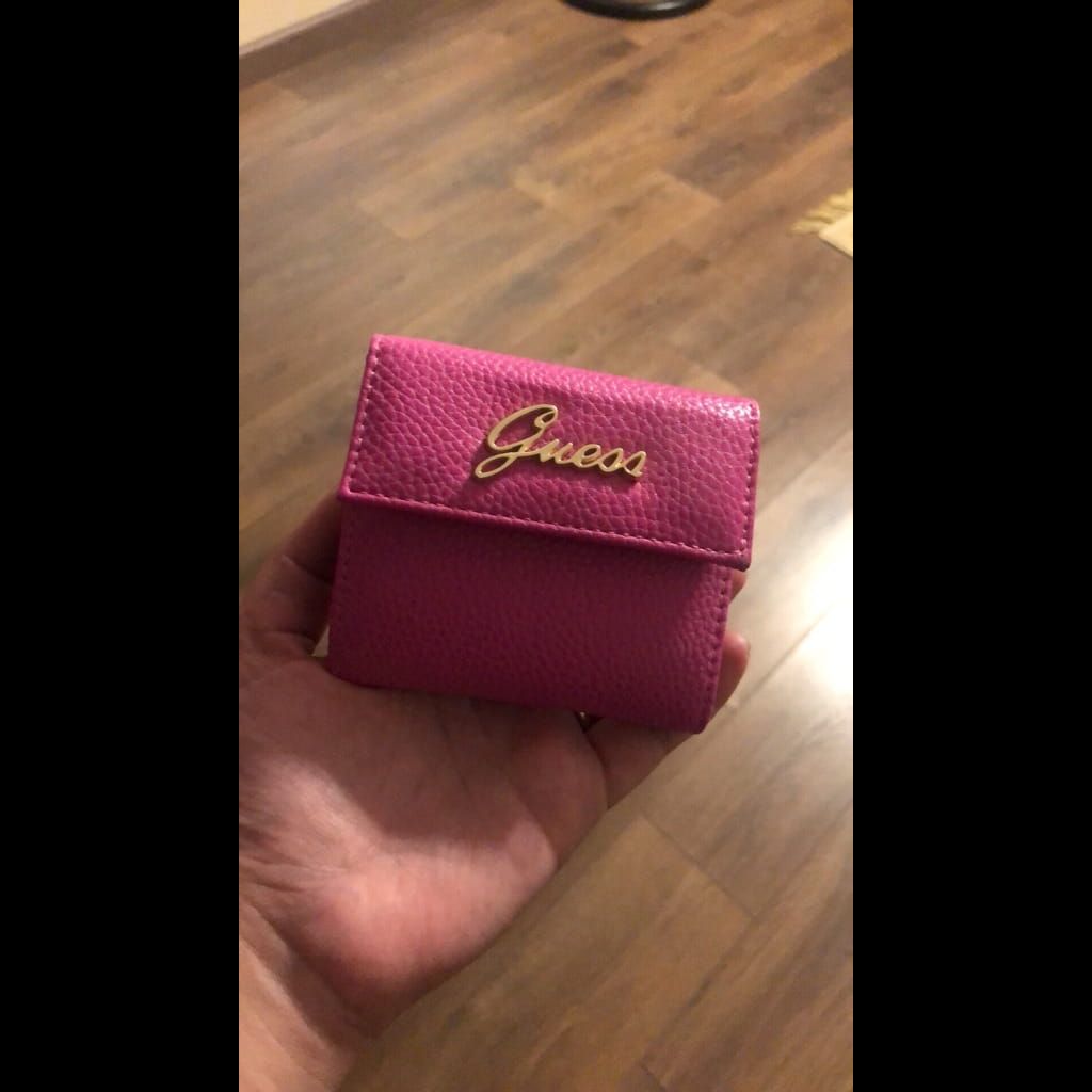 GUESS mini wallet