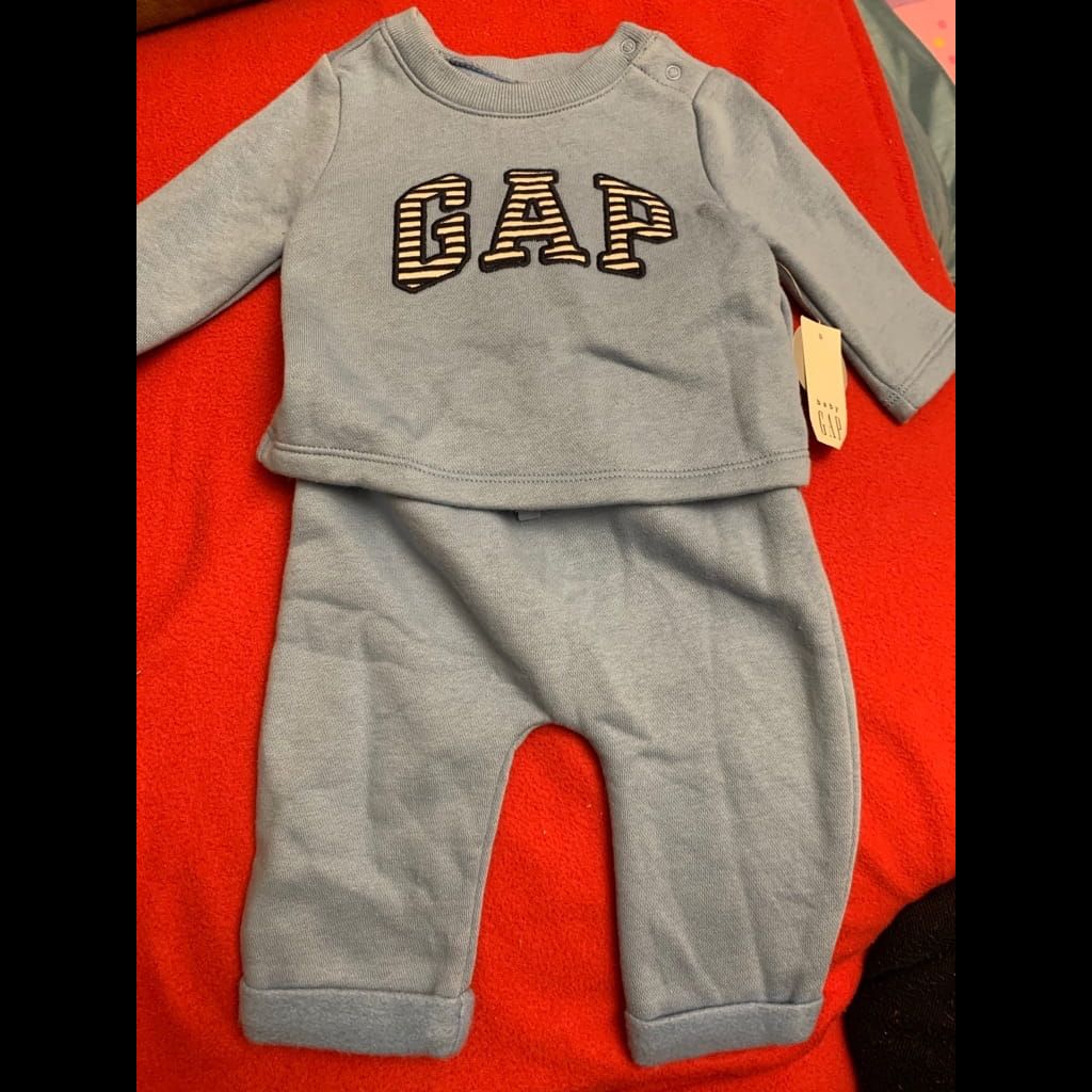 Gap baby boy 0-3