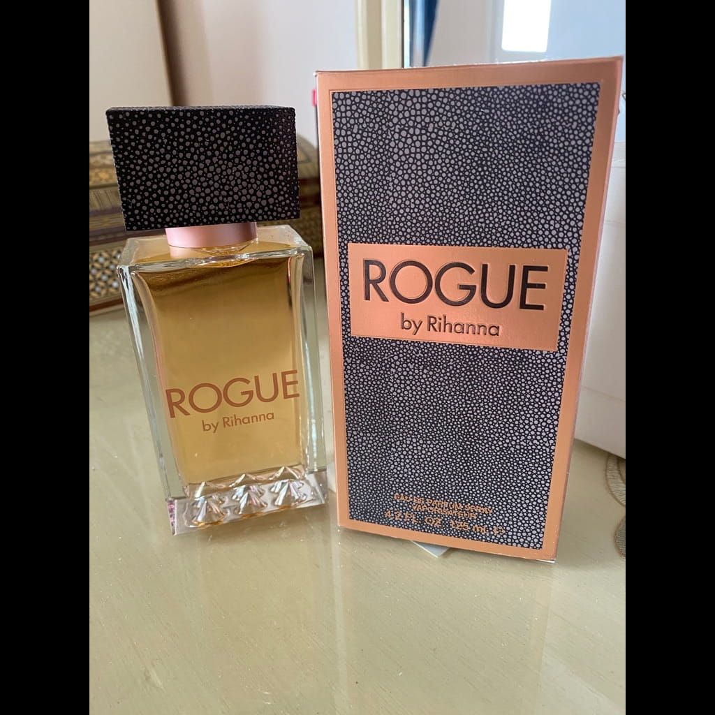 Perfume Rogue by Rihanna new