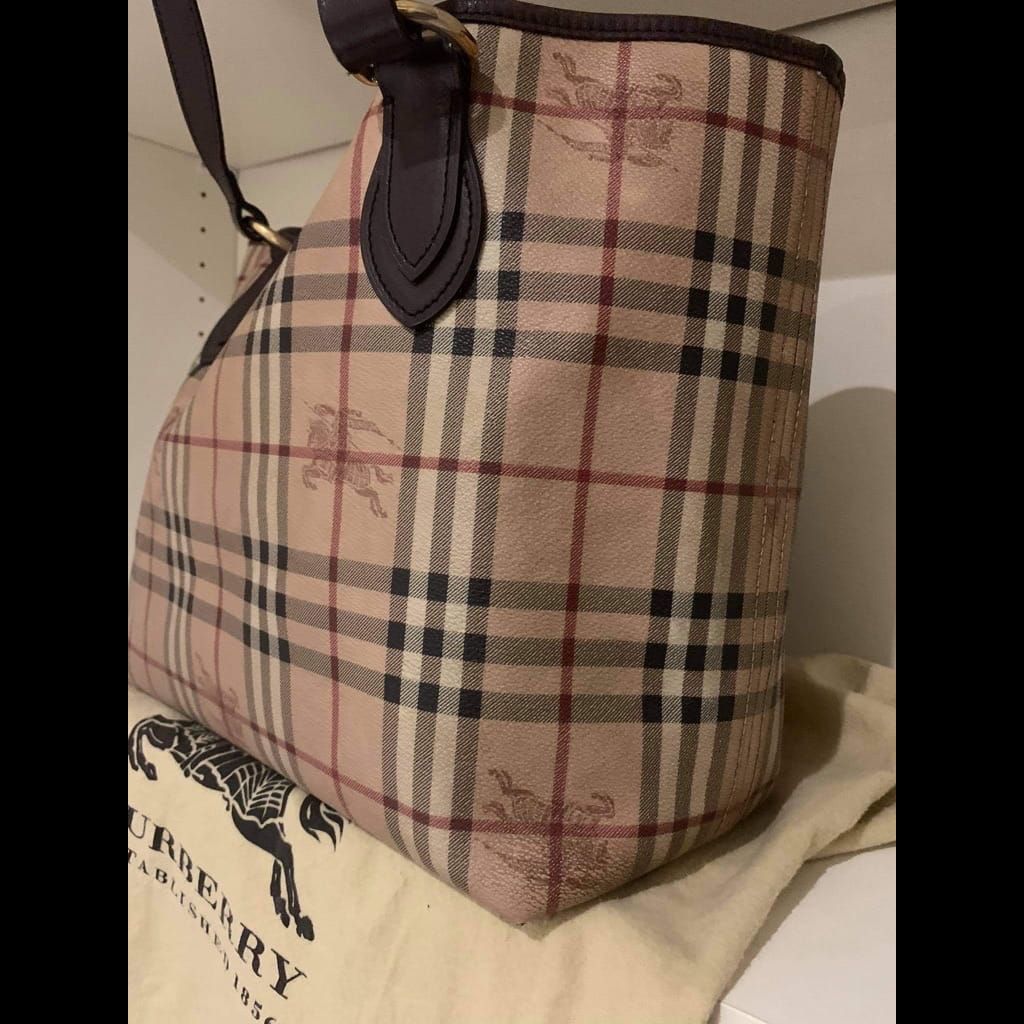Burberry classic bag