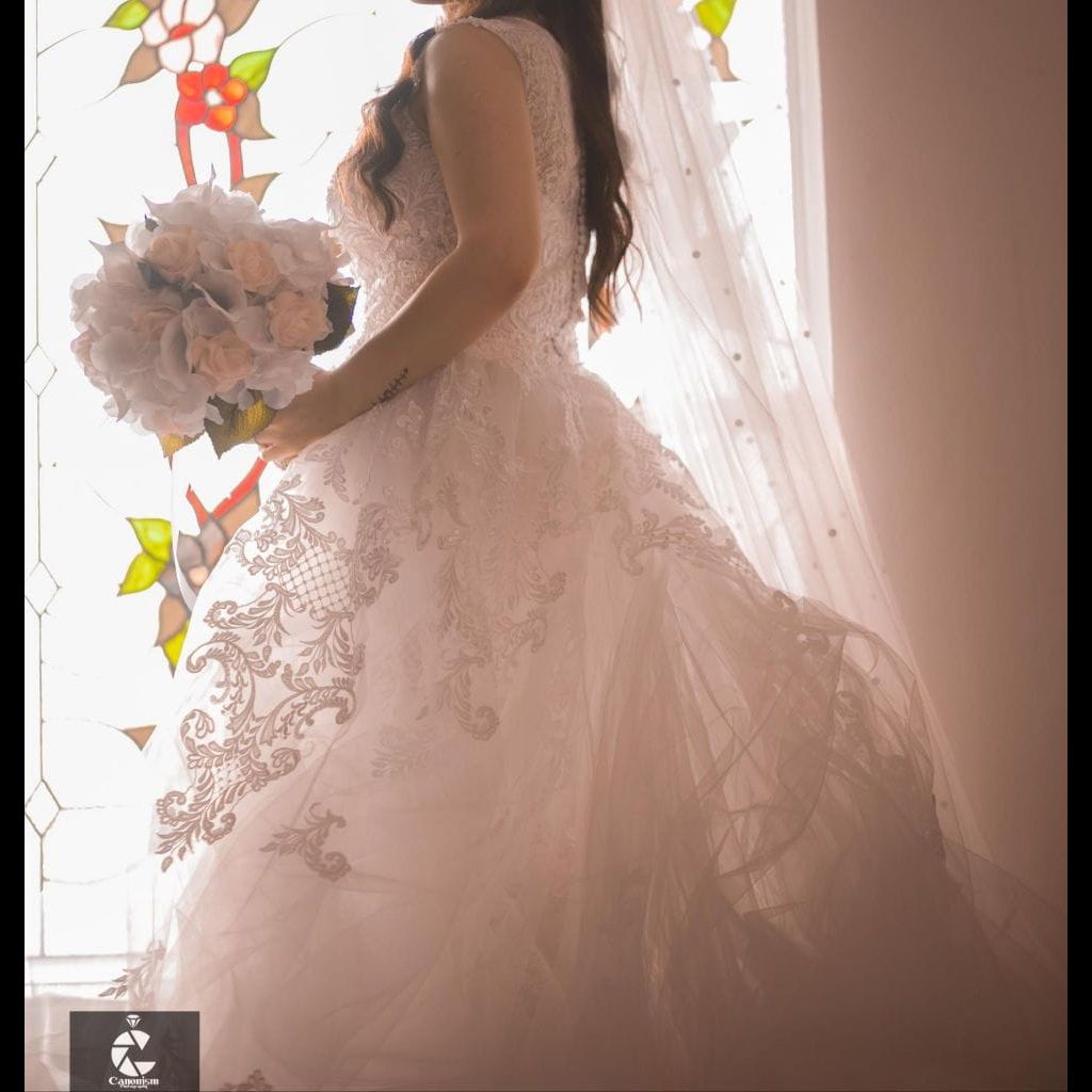 Oksana Mukha DESIGNER WEDDING DRESS FOR SALE