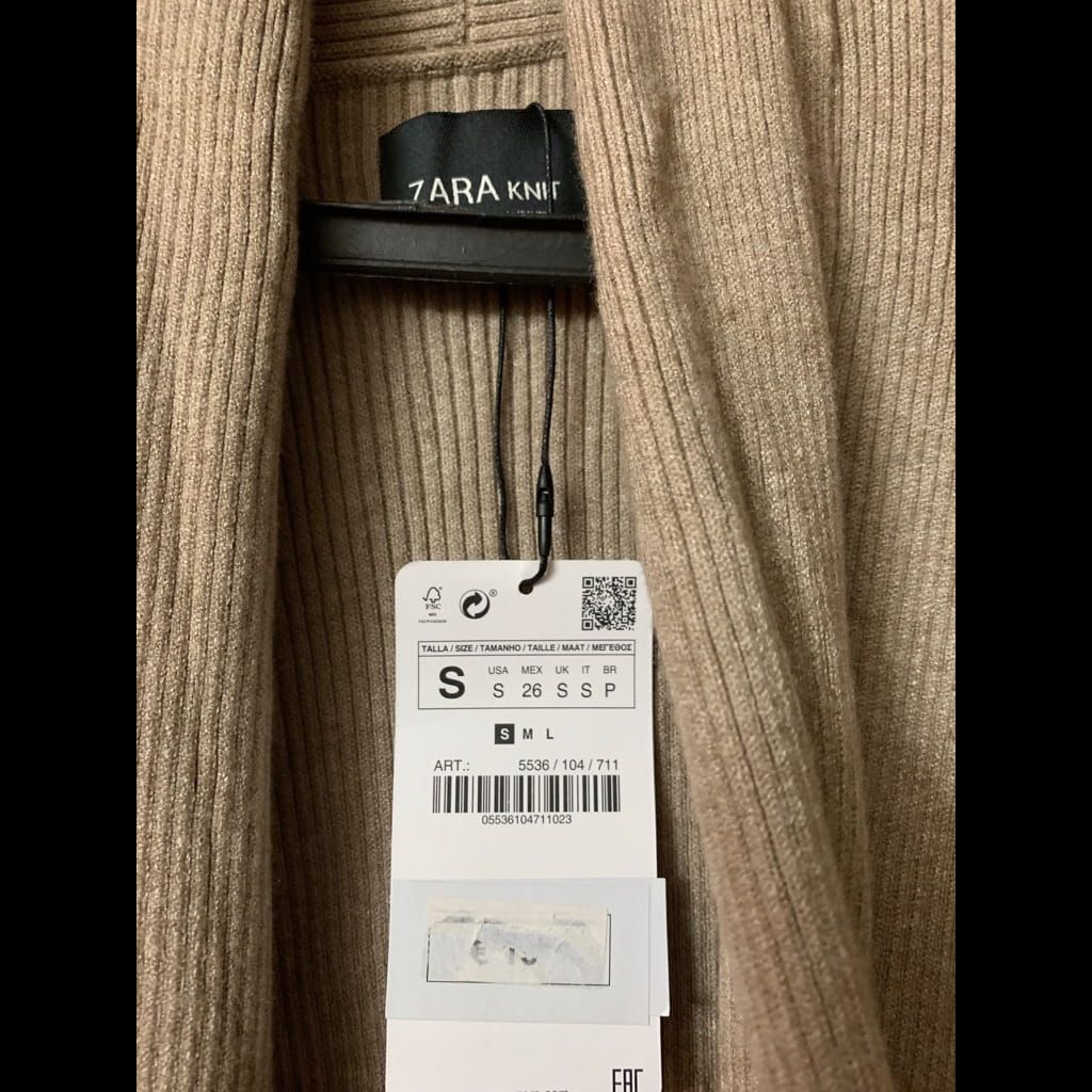 Zara knitwear cardigan size small fits up to large