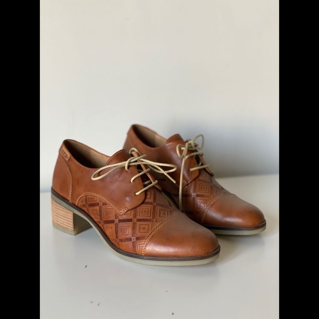 Italian leather shoes (pikolinos) size 39