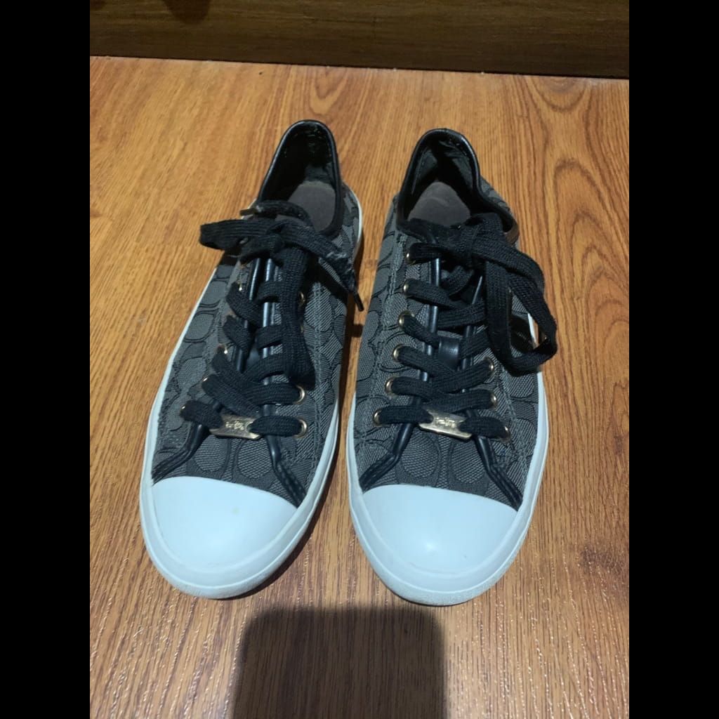 Used coach shoes