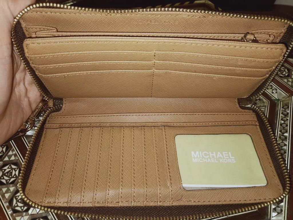 Micheal kors used women’s large wallet