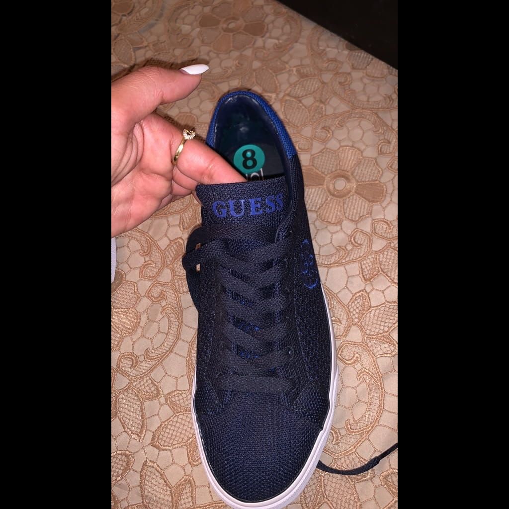 Brand new guess sneaker