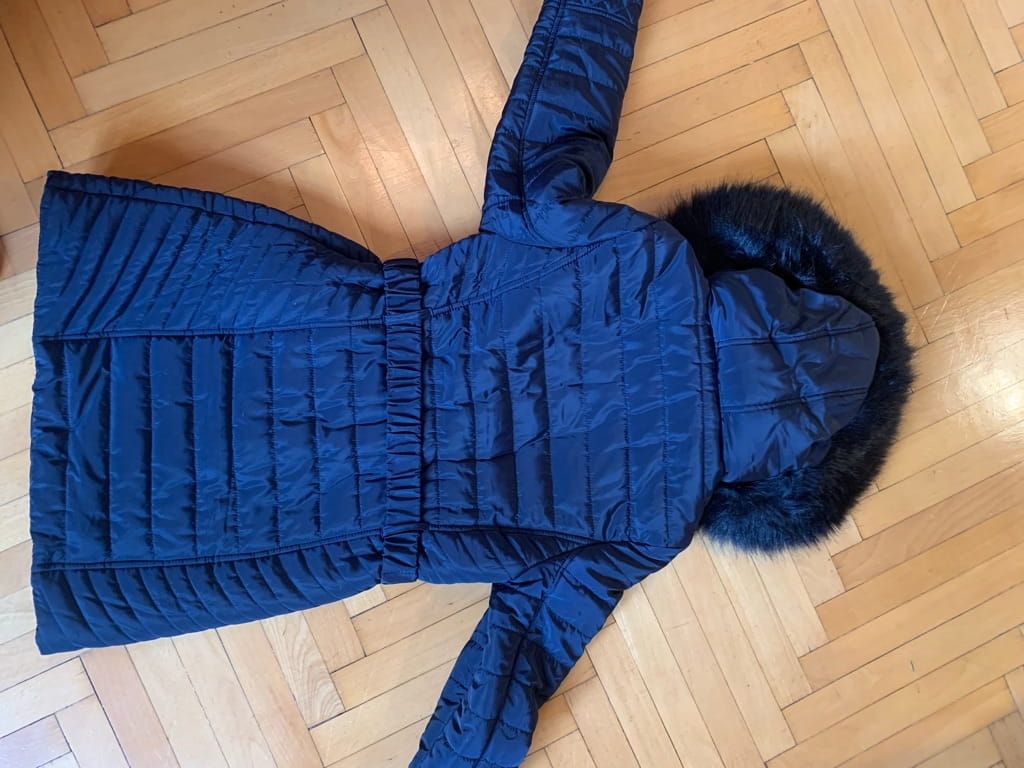 New navy puffer jacket with belt and detachable fur