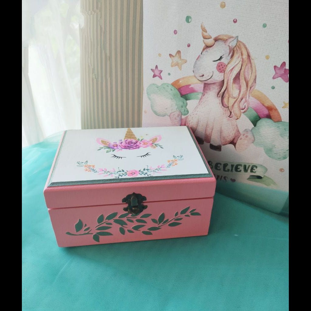 Personalized jewelry box for girl
