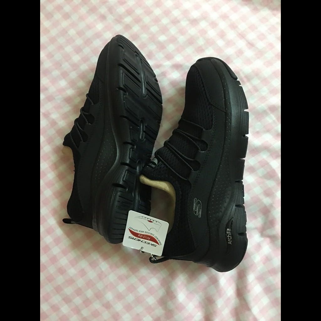 New Original Skechers women shoes from usa with tag and box