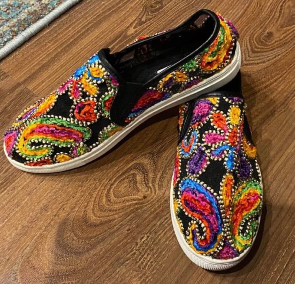 Steve Madden embroided shoes