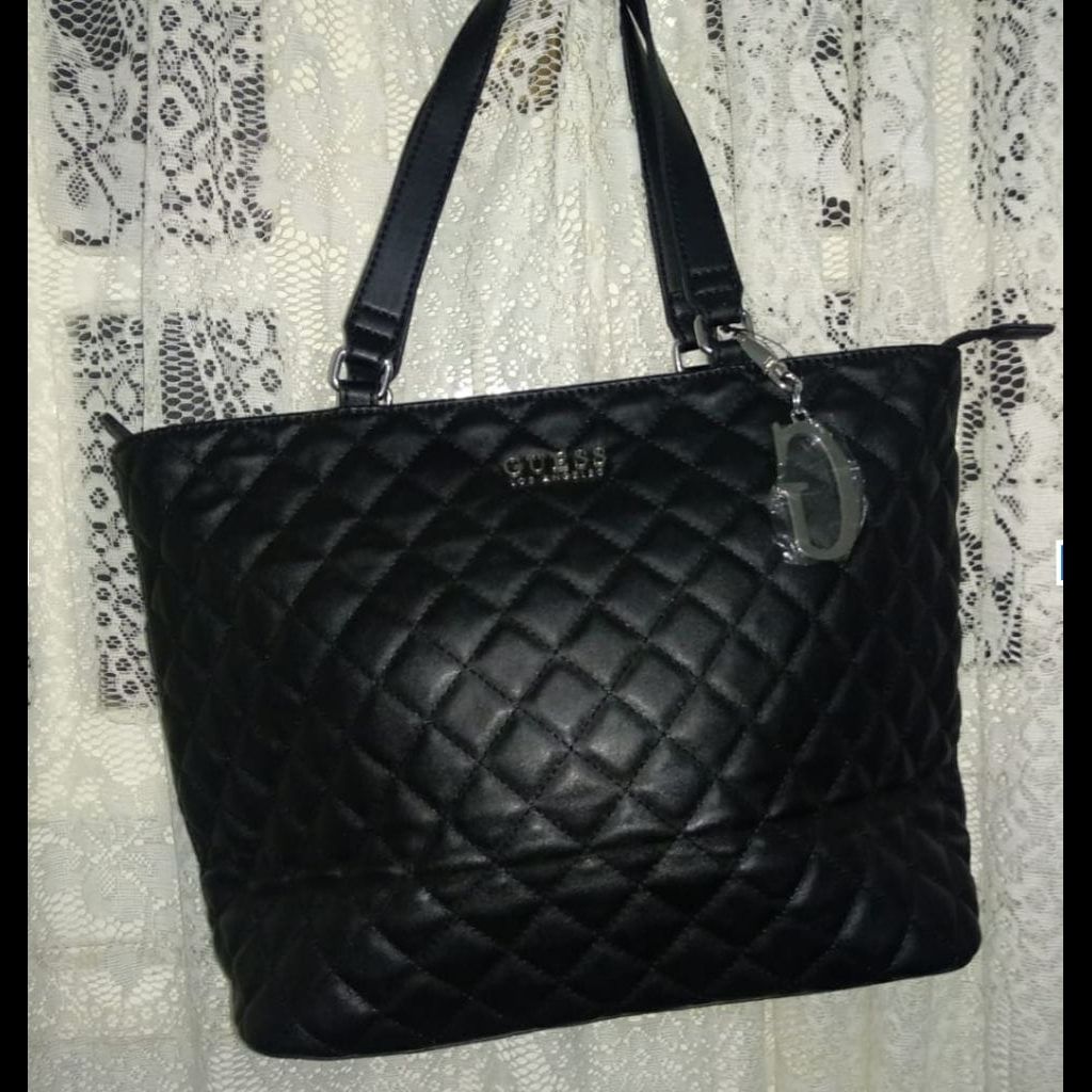 Guess tote