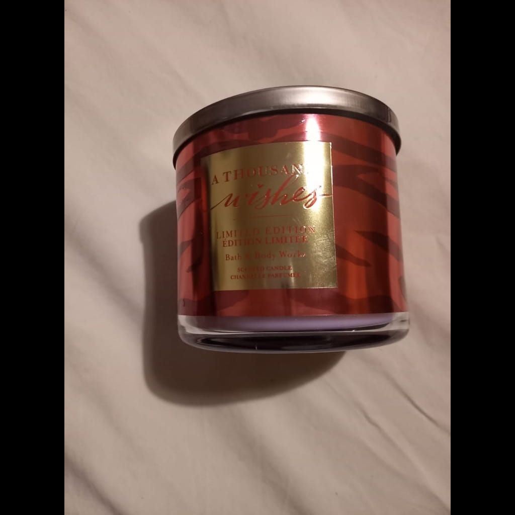 Bath and body works thousand wishes candle