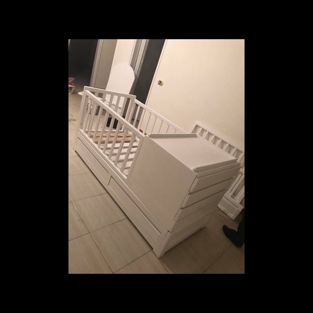 Crib with changing table