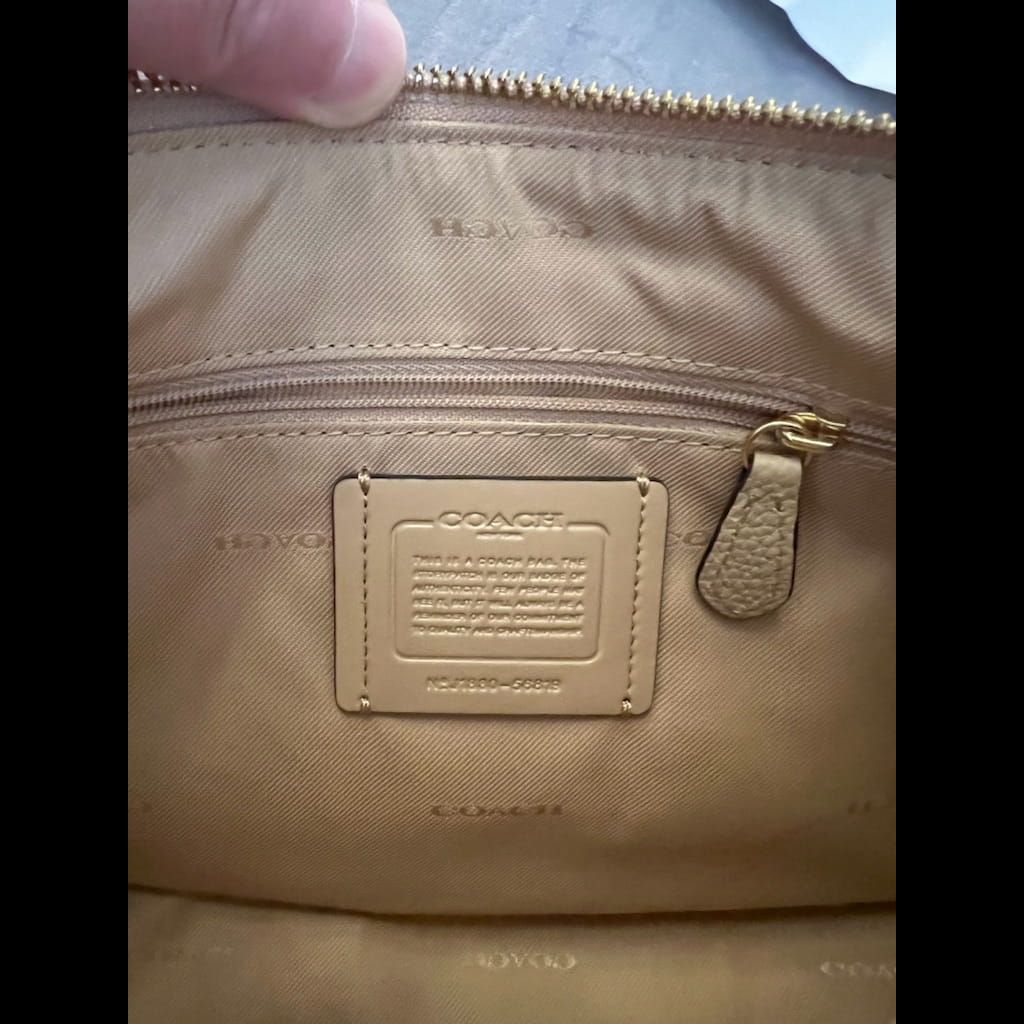 Coach Chelsea Crossbody bag in Pebble Leather