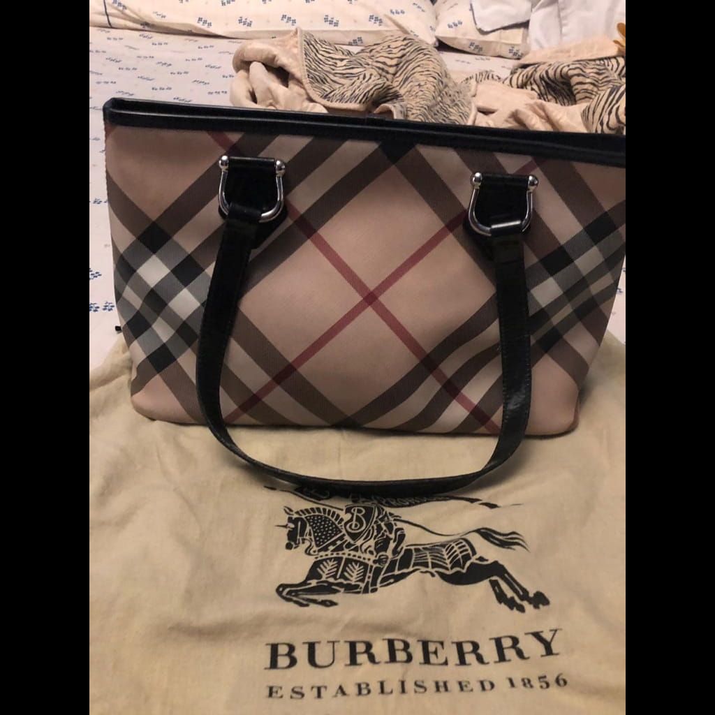 Burberry  bag very good
