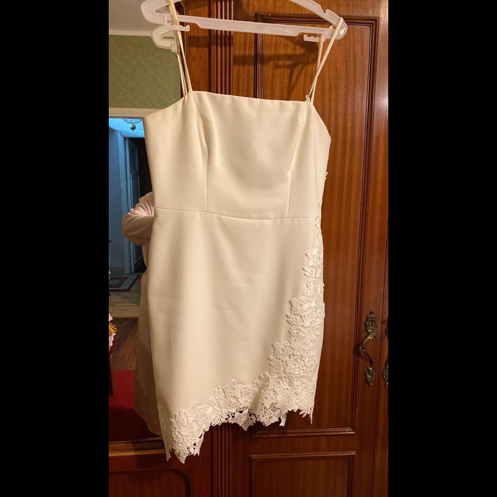 Bcbgmaxarazia white dress, Size 8