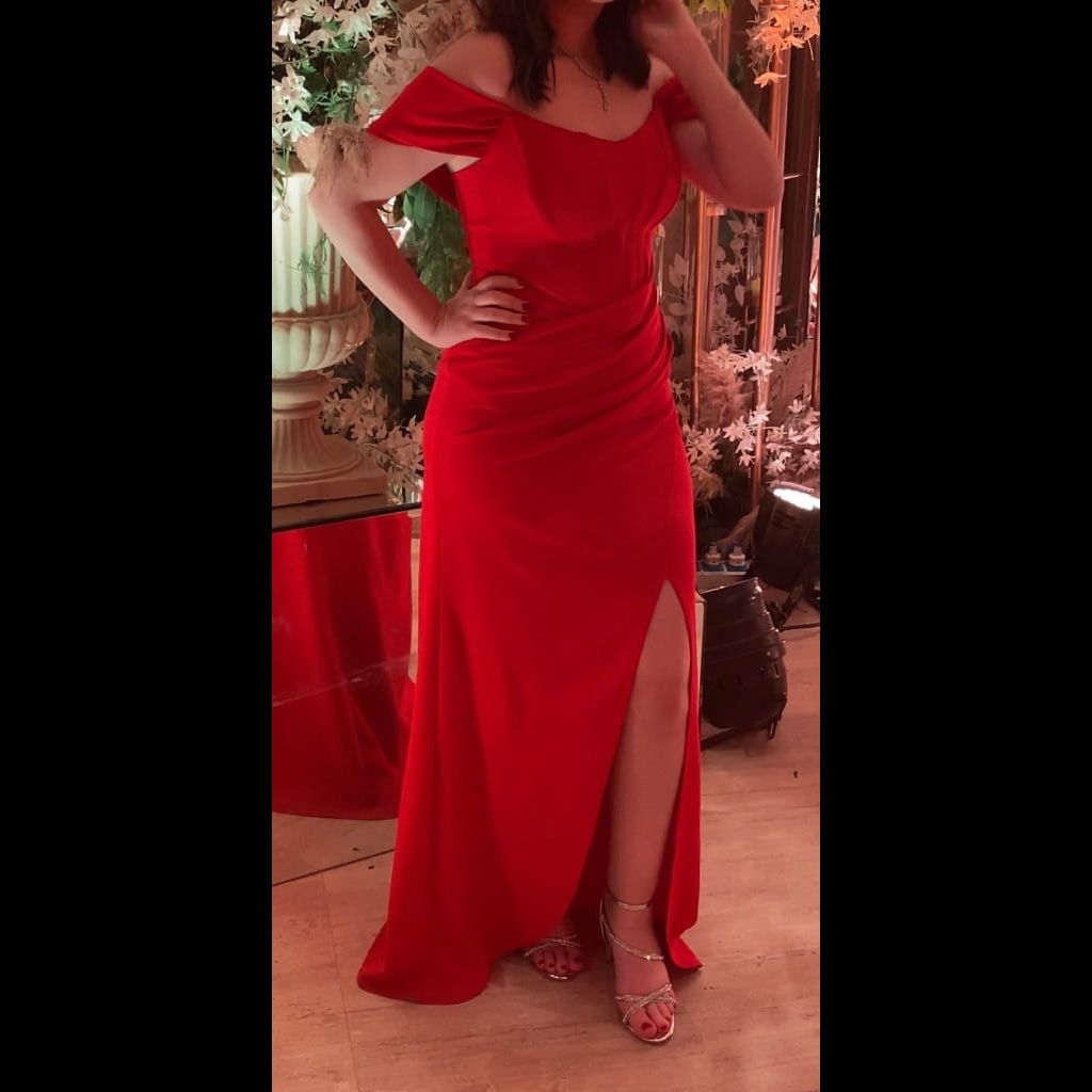 Red soirée dress