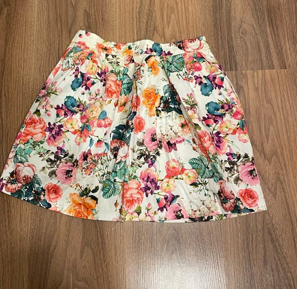 Florid mini skirt