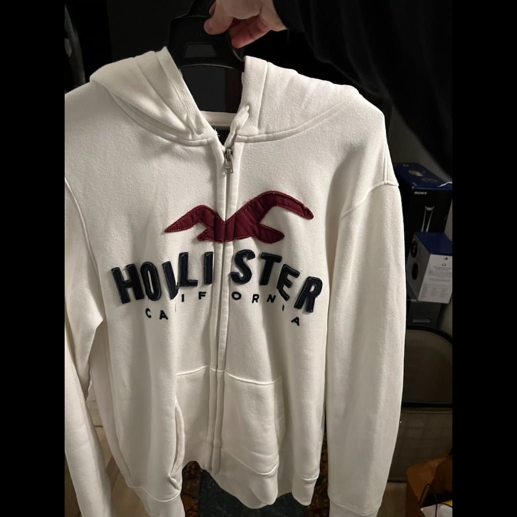 Hollister sweatshirt size medium