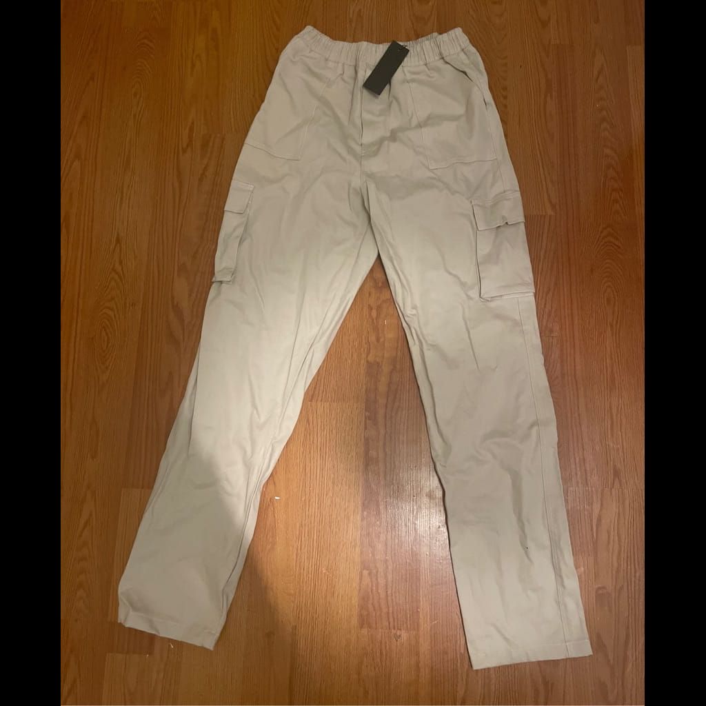 Beige Cargo pants from Baynoire