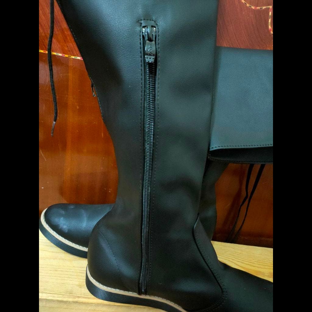 Leather boot
