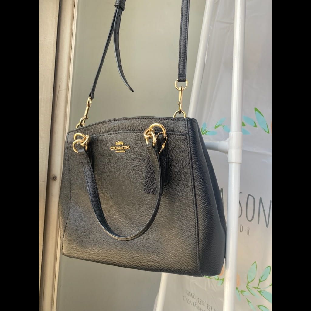 Coach Minetta Leather crossbady with its dust bag