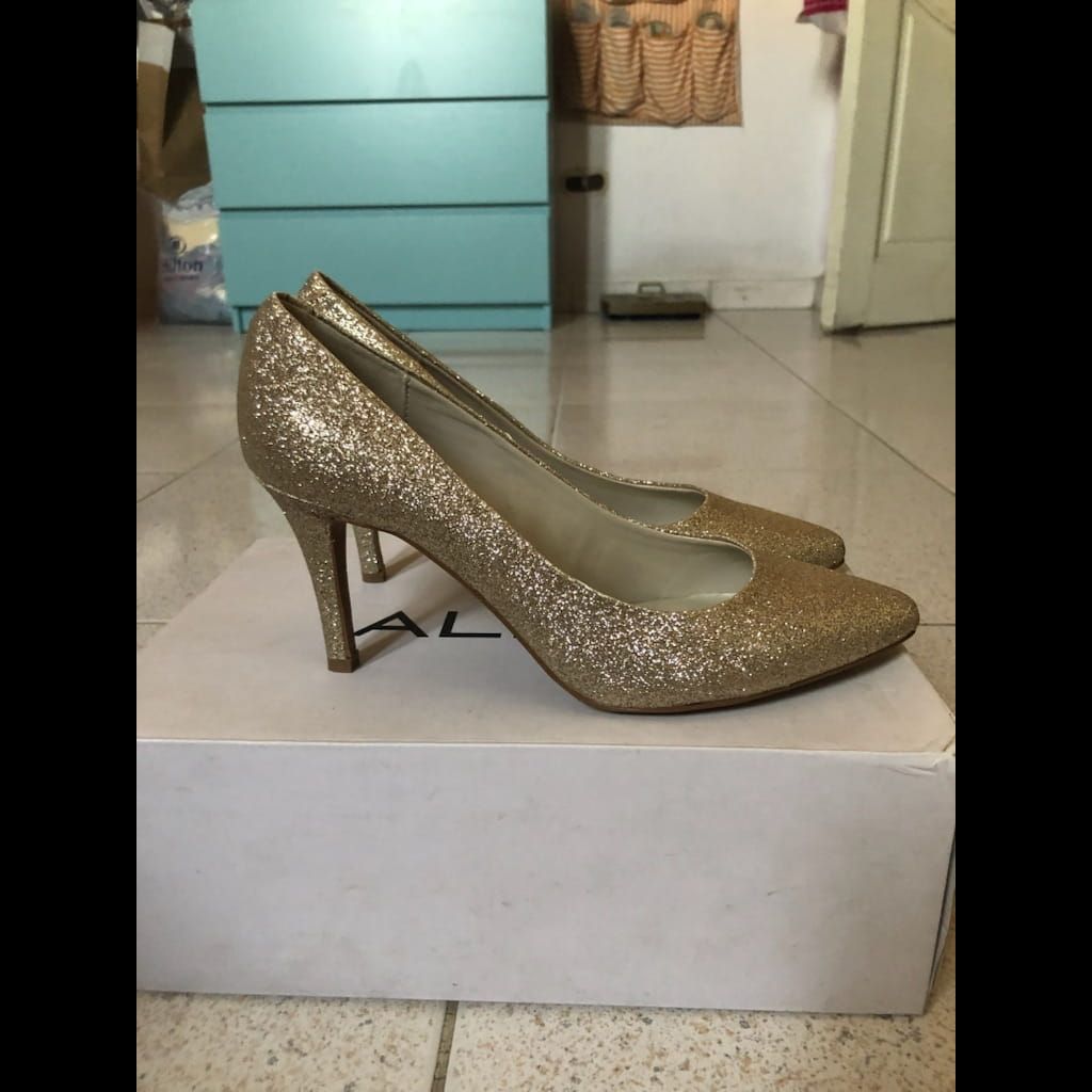 Aldo glittery gold heels
