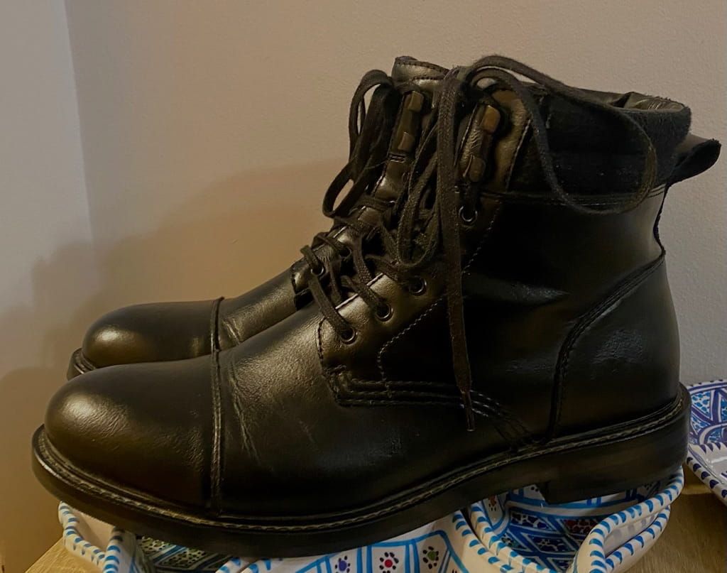 Zara Leather boot black 43