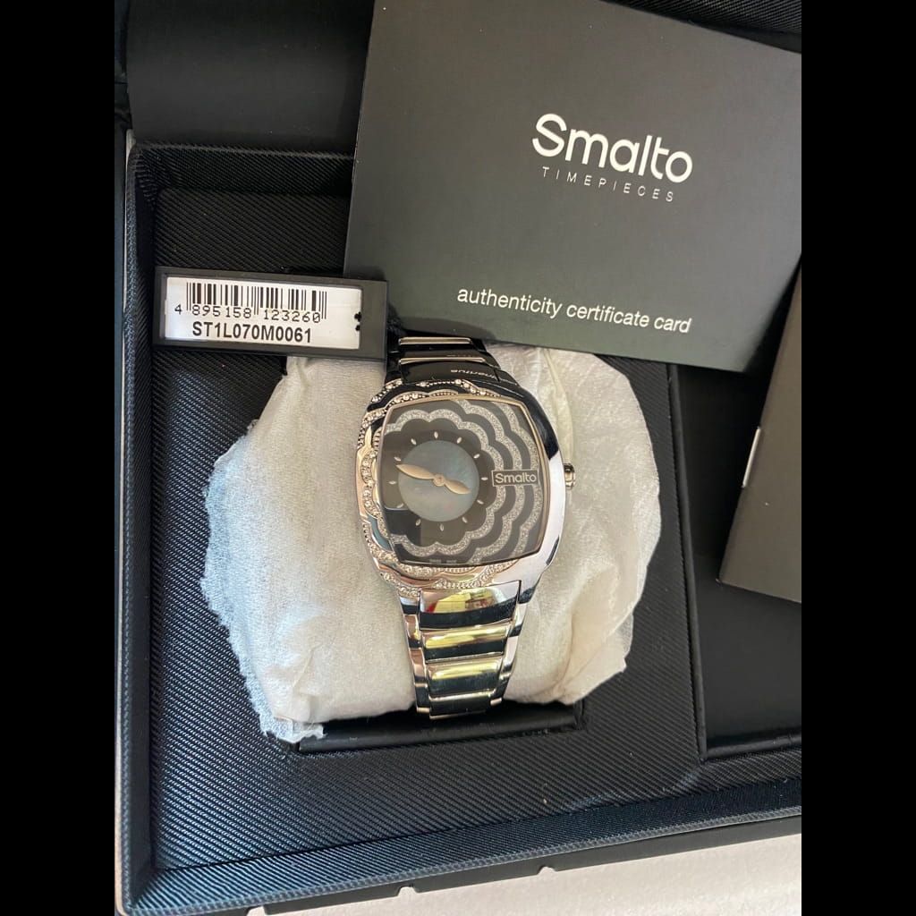Smalto timepiece for women