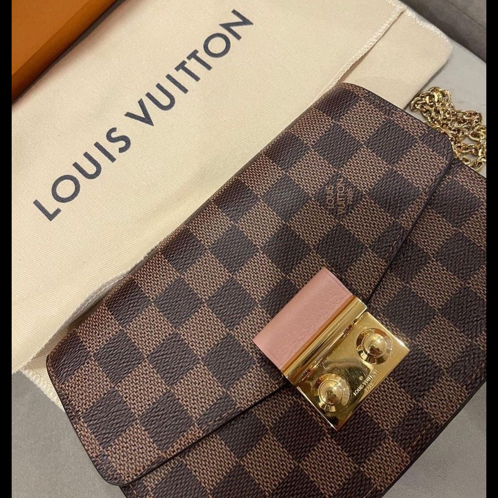 LV big wallet on chain