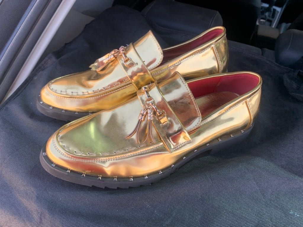 For sale Classic boots (she in) size 42 color gold
