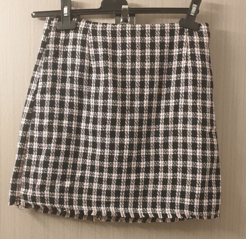Brand New H&M Tweed Skirt size EUR38