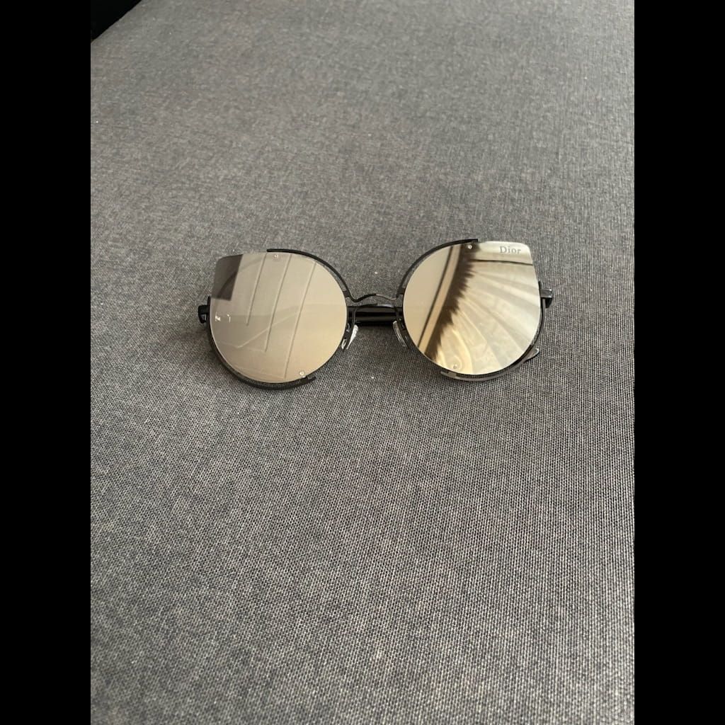 Mirror silver sunglasses