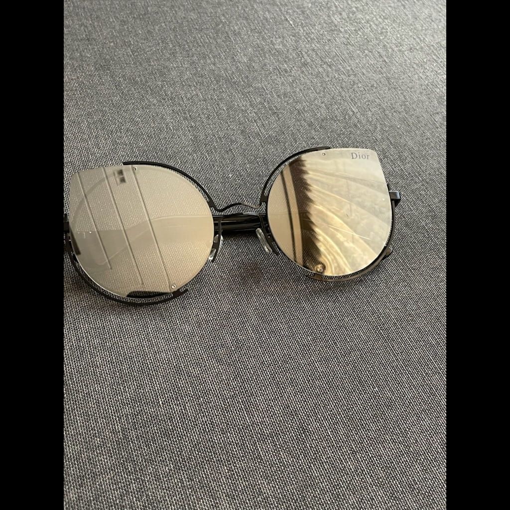 Mirror silver sunglasses