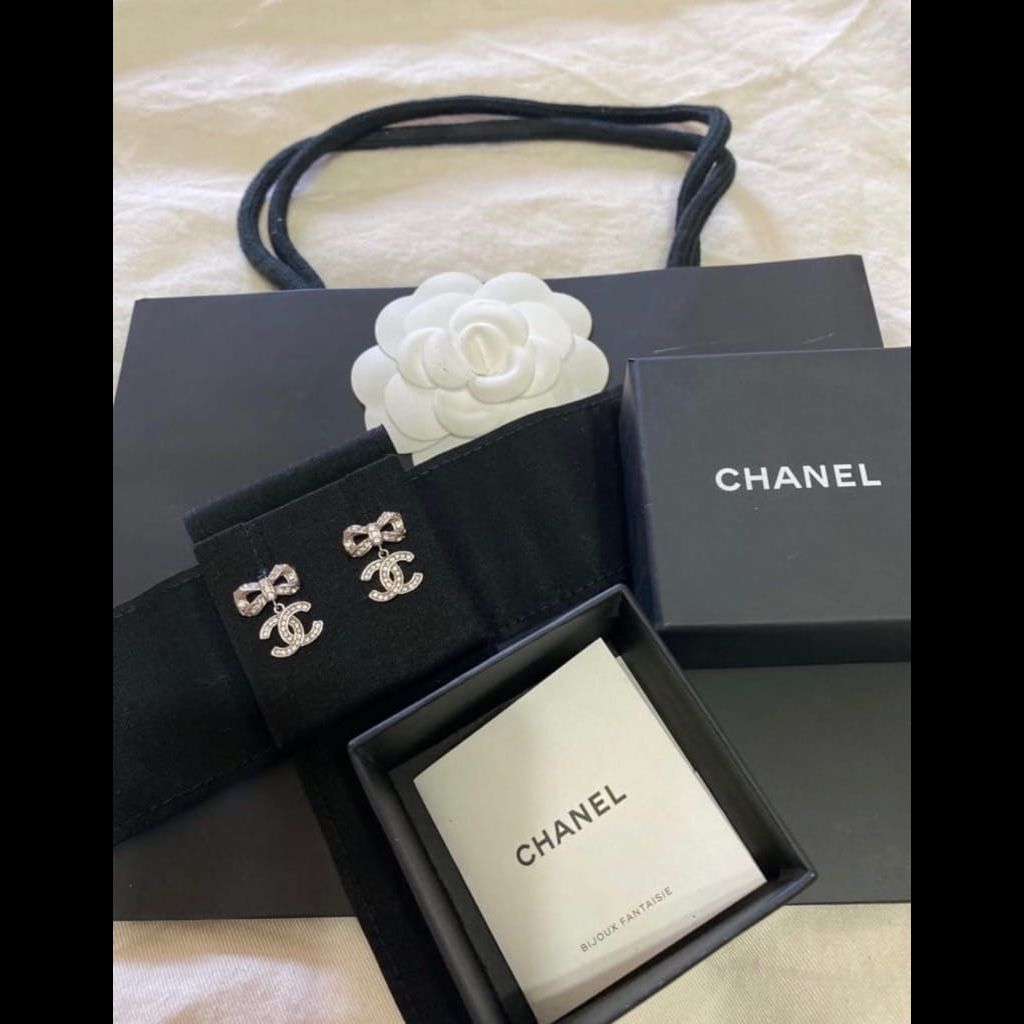 Chanel bow earrings