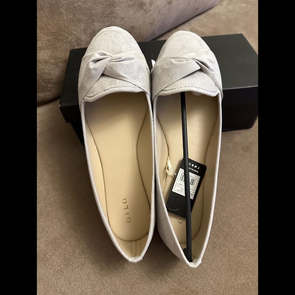 Flat grey shoes