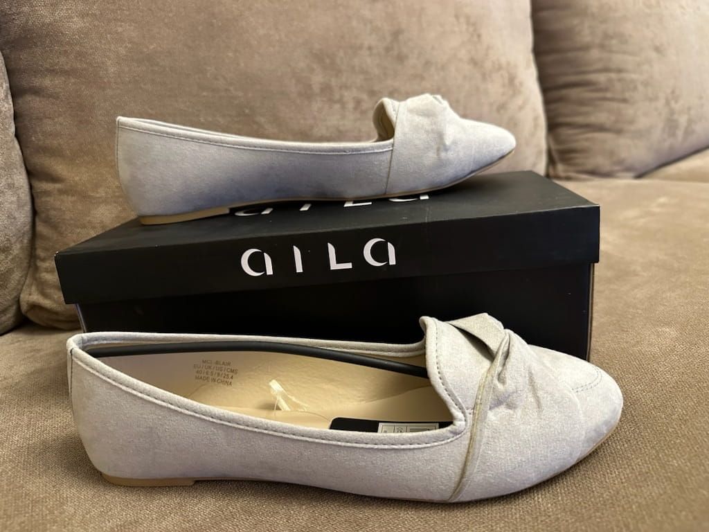 Flat grey shoes