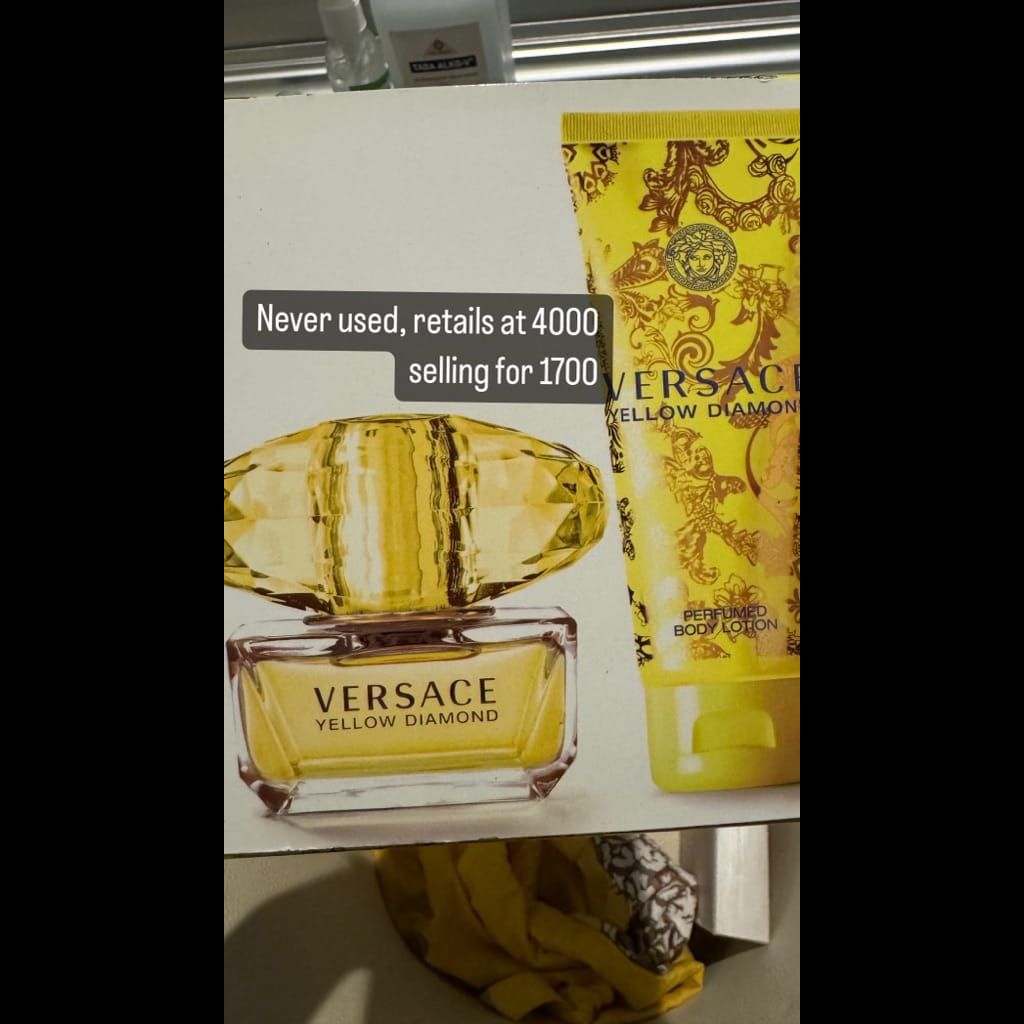 Versace yellow diamond set