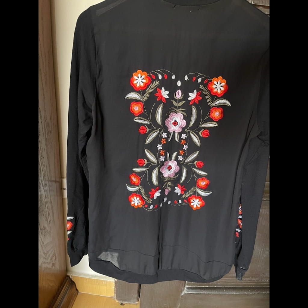 Black Lycra embroidery blouse  Used