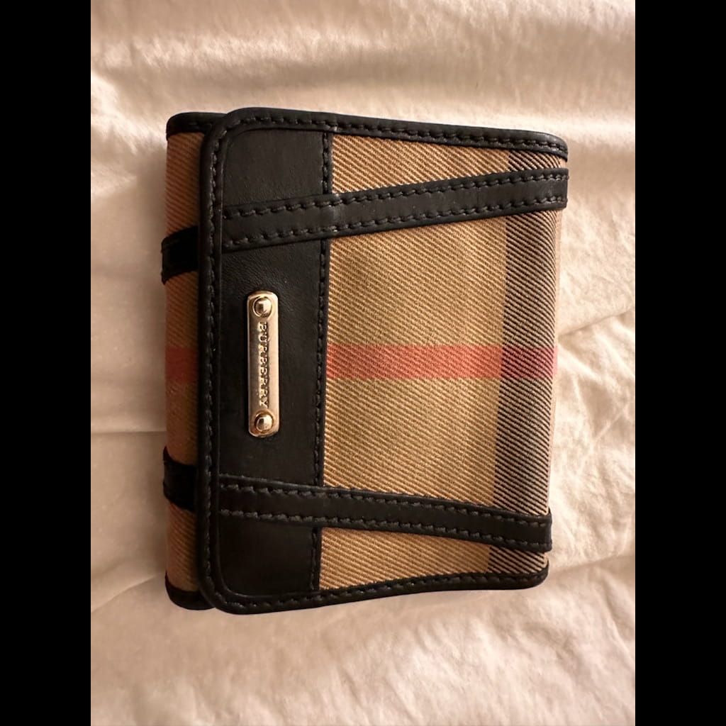 Burberry wallet as new