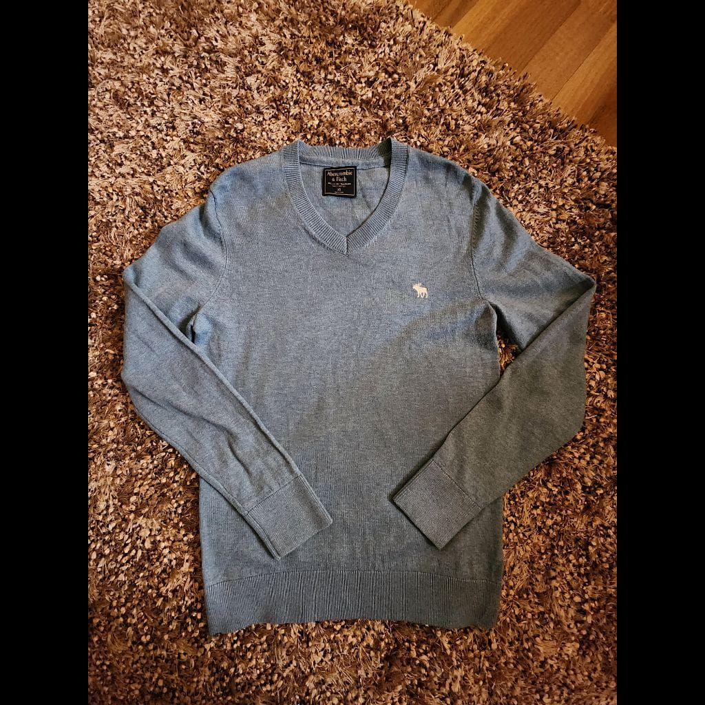 Abercrombie and Fitch men v-neck jumper