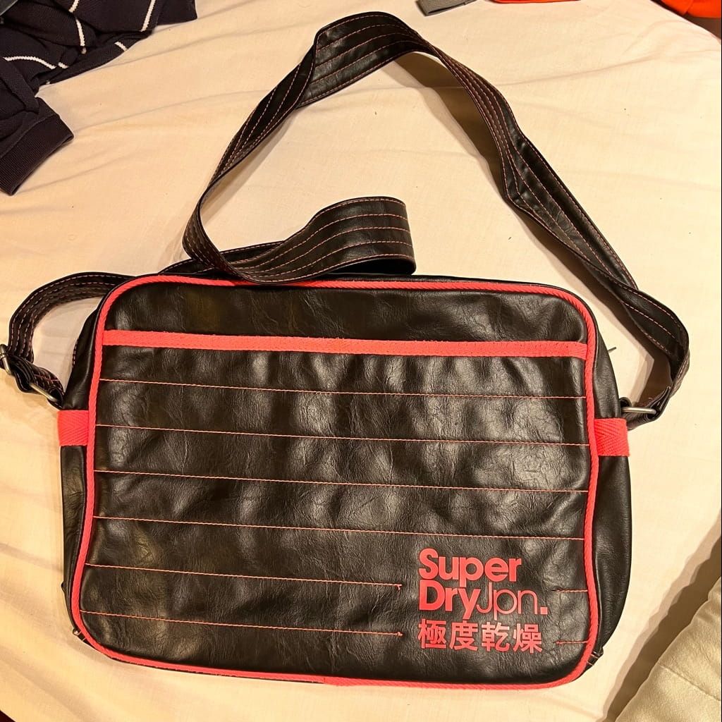 Super dry leather bag