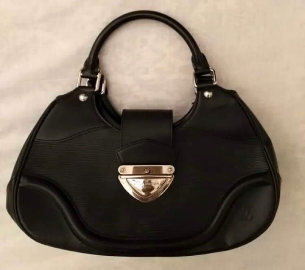 A very good condition amazing Louis Vuitton (Sold)